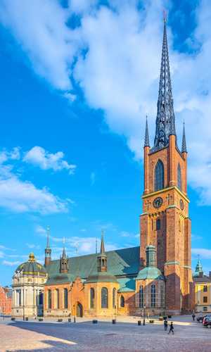 Выходите у достопримечательностей, музеев и знаковых мест Стокгольма во время автобусной экскурсии hop-on hop-off – Удобные остановки и обзор достопримечательностей в 2026 году